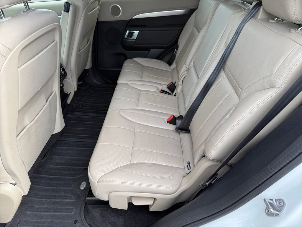 2020 Land Rover Discovery Landmark Edition