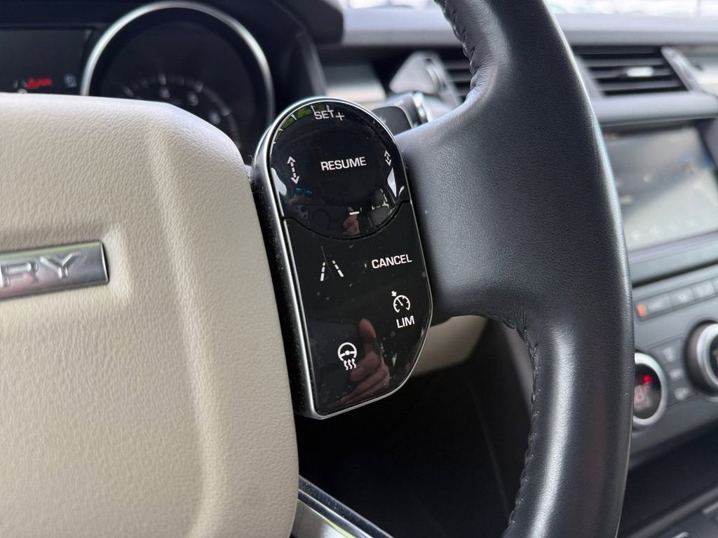 2020 Land Rover Discovery Landmark Edition