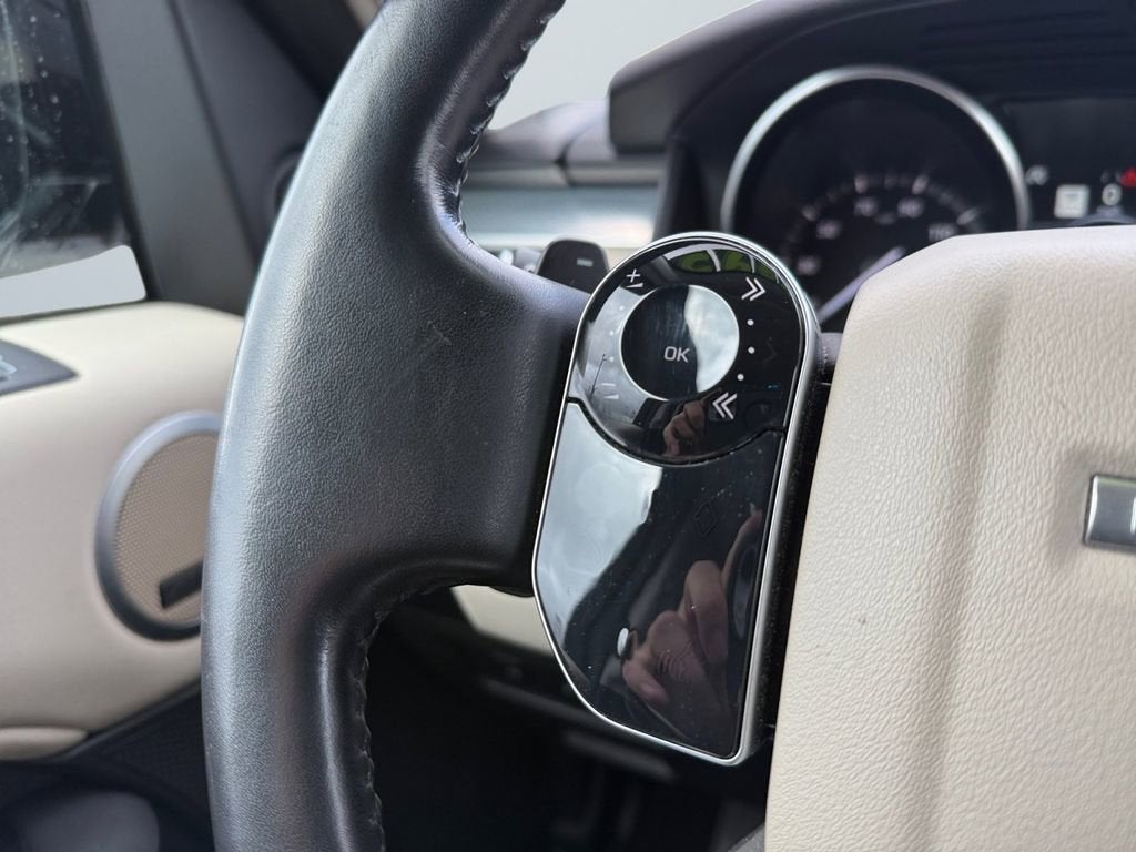 2020 Land Rover Discovery Landmark Edition