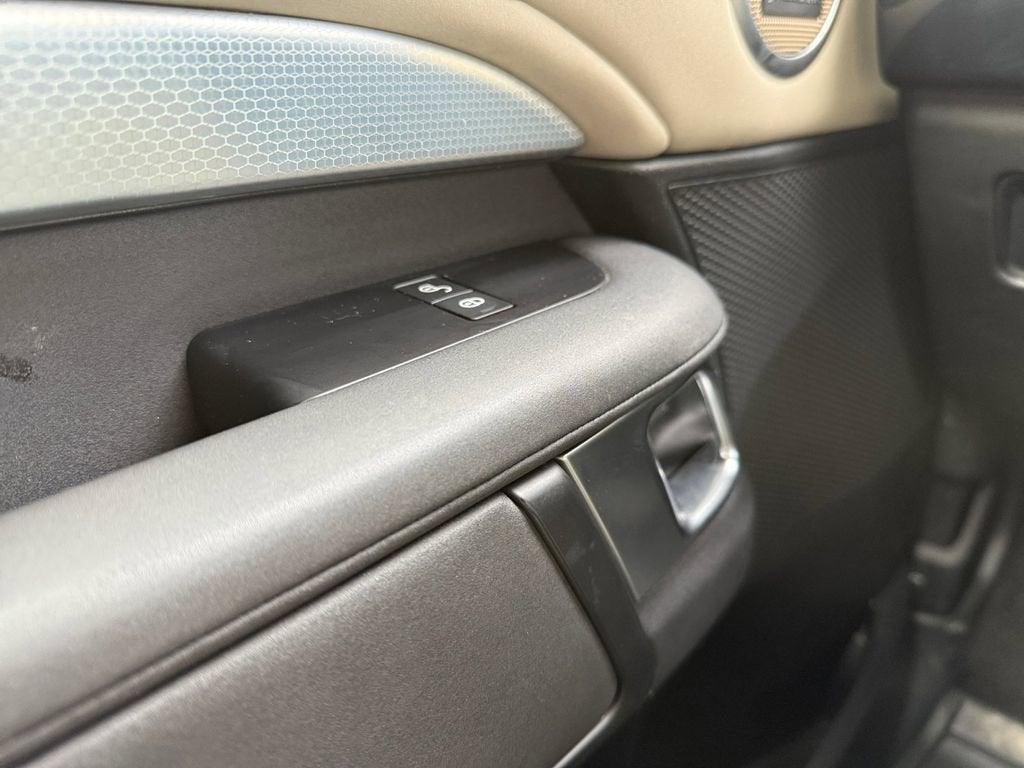 2020 Land Rover Discovery Landmark Edition