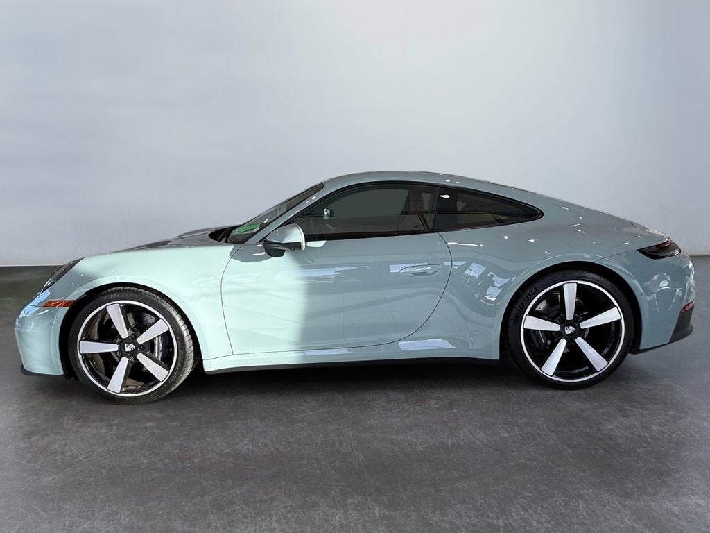 2025 Porsche 911 Carrera