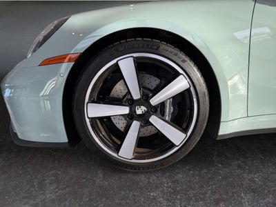 2025 Porsche 911 Carrera