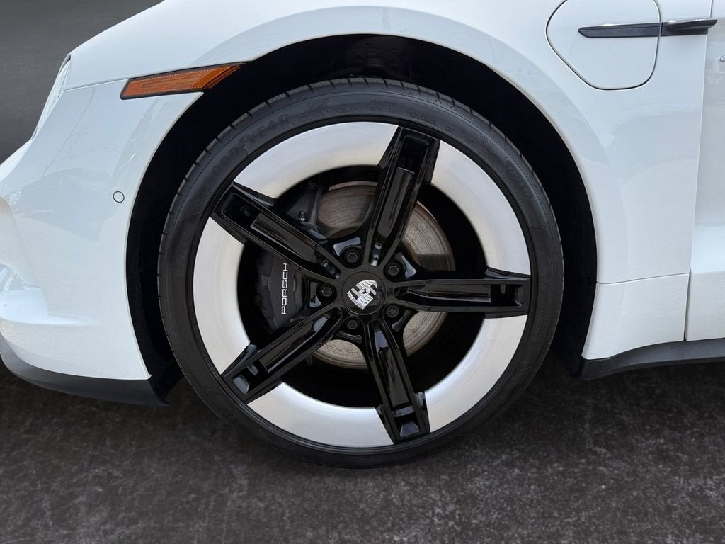 2025 Porsche Taycan Base