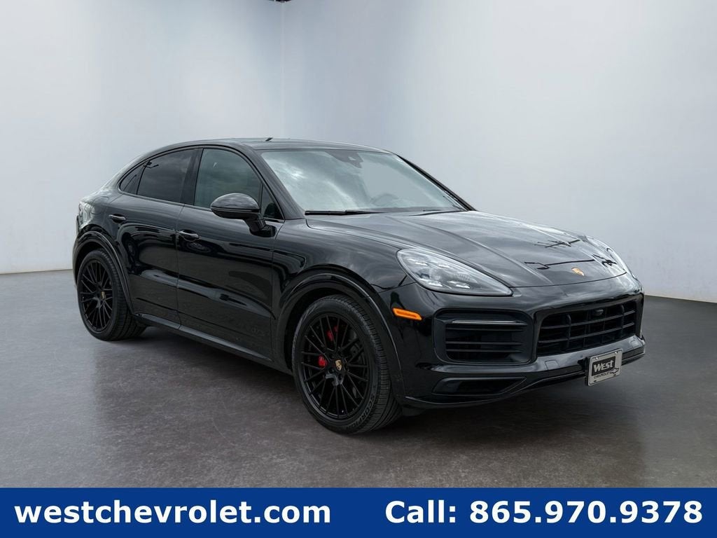 2023 Porsche Cayenne GTS's photo